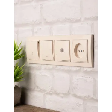 Рамка четырехместная горизонтальная бежевый Минск