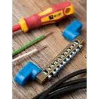 Шина 0 N (6х9мм) 10 отверстий латунь 2 синих угловых изолятора PROxima