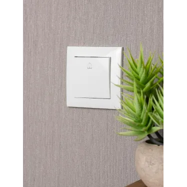 Валенсия кнопка звонка 10А белая