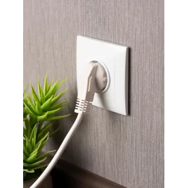 Валенсия розетка 1-местная б/з 10А белая с защ. штор.