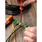 Шина 0 PE 6x9мм 6 отверстий латунь с контактной пластиной 2 зелёных угловых изолятора PROxima