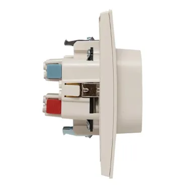 Стокгольм Розетка 2-местная с/з 16А белая с защ. штор.