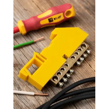 Шина 0 N 6х9мм 8 отверстий латунь желтый изолятор на DIN-рейку PROxima