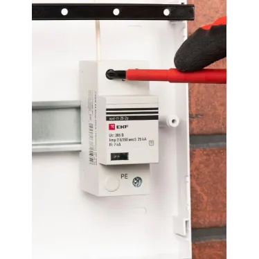 Устройство защиты от импульсных перенапряжений Тип 1 Iimp 25kA (10/350?s) 1P