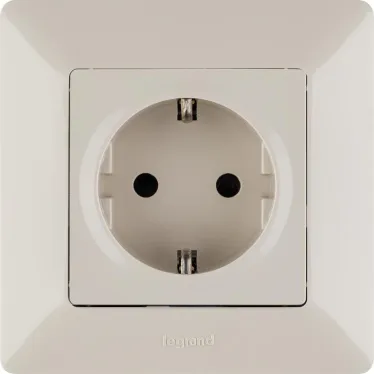 Valena LIFE Розетка силовая 2К+З 16А 250В со шторками безвинтовые зажимы с лицевой панелью слоновая кость