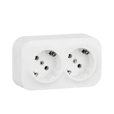 Quteo розетка двойная с заземлением с защитными шторками 16 A 250 В IP 20 Белая