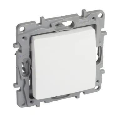 ETIKA Переключатель промежуточный винтовые клеммы 10 A белый