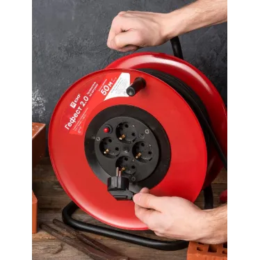 Удлинитель на катушке Гефест 2.0 4 гнезда 50м с заземлением и предохранителем КГ 3x1.5 16А/3.5кВт PROxima