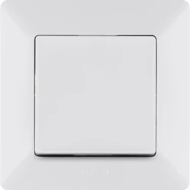 Valena LIFE Выключатель 10АХ 250В с лицевой панелью Безвинтовые зажимы Белый