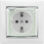 VALENA Розетка с заземлением с крышкой со шторками белая