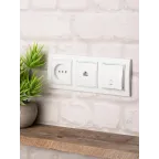 Рамка Минск 3-местная горизонтальная белая