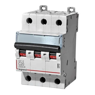 Выключатель автоматический трехполюсный 20А C DX3-E 6кА