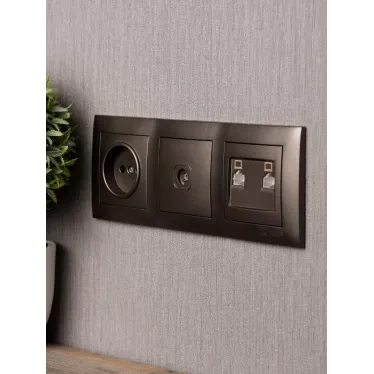 Валенсия Рамка 3-местная графит