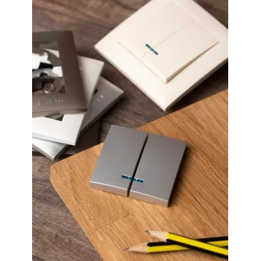 Валенсия лицевая панель выключателя 2-кл. с индикатором 10А сталь