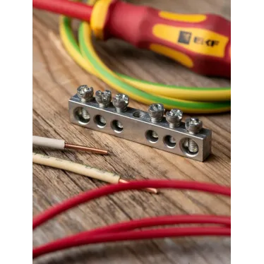 Шина PEN ноль-земля (6x9мм) 6 отв. цинк крепеж по центру