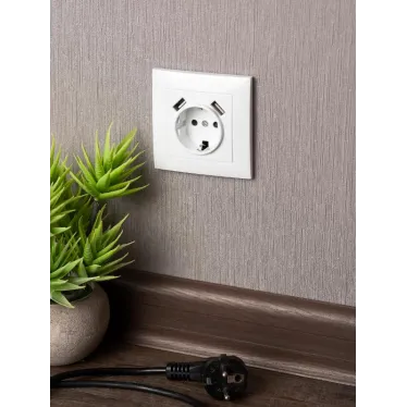 Валенсия розетка 1-местная с/з 16А белая с защ. штор. с 2 USB 2,1А