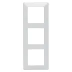 Valena LIFE Рамка 3 поста белая универсальная