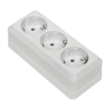 Розетка Рим 3-местная 16А с заземлением белая