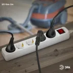 Удлинитель электрический с заземлением с выключателем 5 розеток 3 м ПВС 3x0,75мм2 10А UX-5es-3m ЭРА