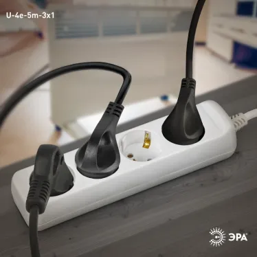 Удлинитель c заземл., 3х1мм2, 16А, ПВС, 4гн, 5м (10/840) U-4e-5m-3x1