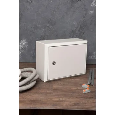 Щит распределительный навесной ЩРн-12з IP31 220х300х120 с замком