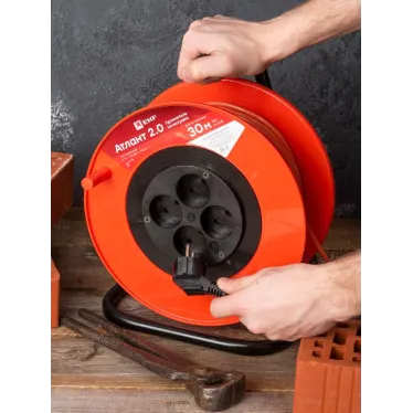 Удлинитель на катушке Атлант 2.0 4 гнезда 30м без заземления ПВС 2x0.75 6А/1.3кВт PROxima