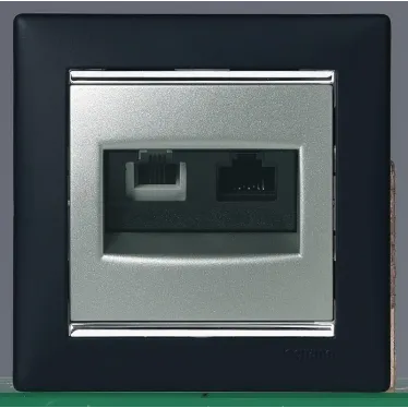 VALENA Розетка телефонная+компьютерная R11+RJ45 категория 6 UTP алюминий
