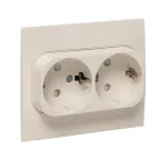 Стокгольм Розетка 2-местная с/з 16А белая с защ. штор.