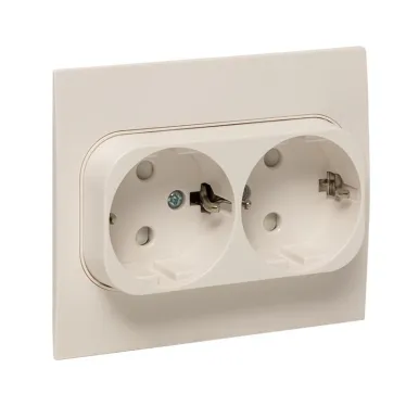 Стокгольм Розетка 2-местная с/з 16А белая с защ. штор.