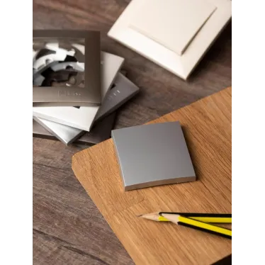 Валенсия лицевая панель выключателя 1-кл. 10А сталь