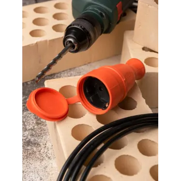 Роз. перенос. с защитной крышкой каучуковая цветная 230В 2P+PE 16A IP44 DIY