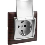 VALENA Розетка с заземлением без шторок с крышкой алюминий