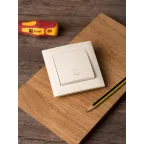 Валенсия кнопка звонка 10А кремовая