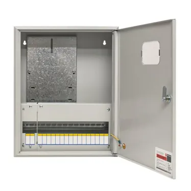 Щит учетно-распределительный навесной ЩУРн-3/18 с окном IP31