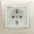 VALENA Розетка с заземлением с крышкой со шторками белая