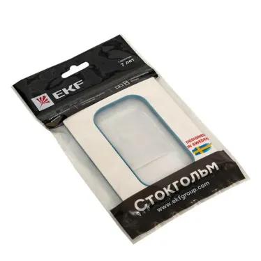 Стокгольм Рамка для розетки 2-местная белая с линией цвета синий