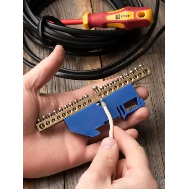 Шина нулевая 63.20 изолятор на DIN-рейку латунь