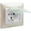 VALENA Розетка с заземлением с крышкой со шторками белая