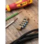 Шина PEN ноль-земля 6х9мм 4 отверстия латунь крепеж по краям PROxima