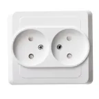 ЭТЮД Розетка двойная скрытая без заземления со шторками белая