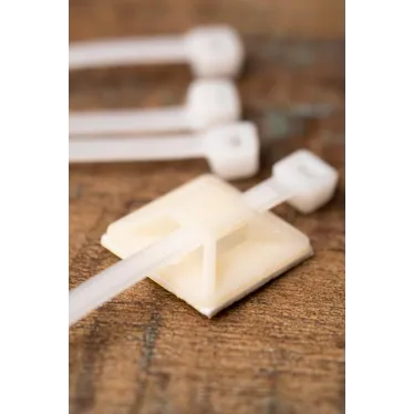 Площадка самоклеющаяся 25х25мм (100шт)