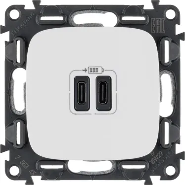 Valena ALLURE.Зарядное устройство с двумя USB-разьемами тип С-тип С 240В/5В 3000мА.С лицевой панелью.Цвет Белый