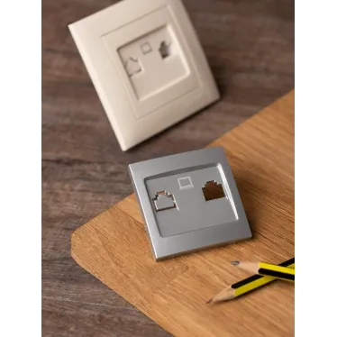 Валенсия лицевая панель розетки RJ-45 1-местная сталь