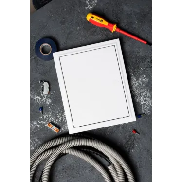 Люк ревизионный пластик с нажимным замком 200х250 Basic