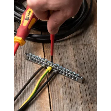 Шина PEN ноль-земля (6x9мм) 16 отв. цинк крепеж покраям