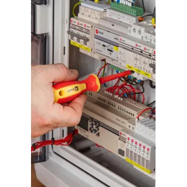 Отвертка Expert PH1x80 мм 1000В