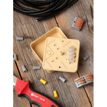 Коробка разветвительная КМР-030-030кг (78х78х26) с клеммником светлое дерево PROxima