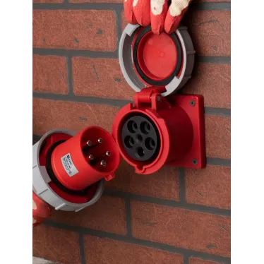 Розетка стационарная внутренняя 3352 3Р+РЕ+N 63А 380В IP67 PROxima