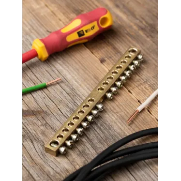 Шина PEN ноль-земля 6х9мм 16 отверстий латунь крепеж по центру PROxima