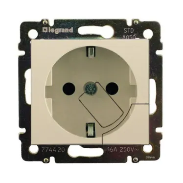 VALENA Розетка с заземлением с механической системой выталкивания вилки кремовая